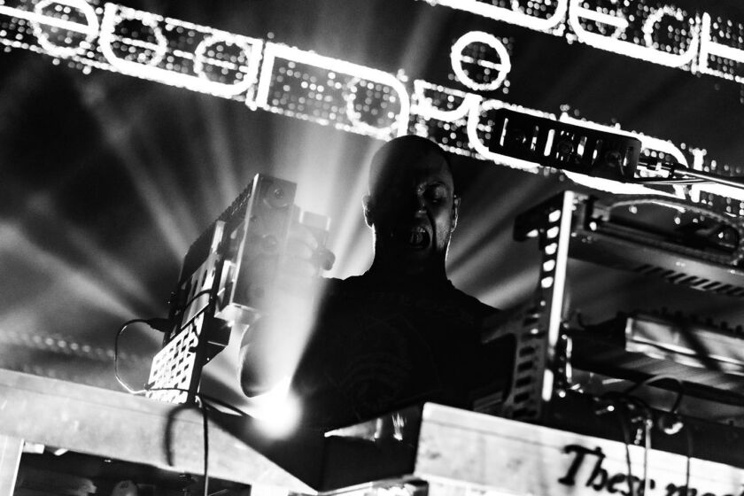 AUTHOR PUNISHER [INDUSTRIAL DOOM DRONE MACHINES-US] & WYATT E. [ANTIQUE DOOM DRONE-BE] & YAROSTAN [SCREAMO POST HARDCORE-FR]